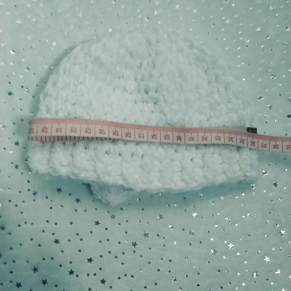 Crochet beautiful sweater and hat with Baby Velvet yarn. - Picture 2 of 7